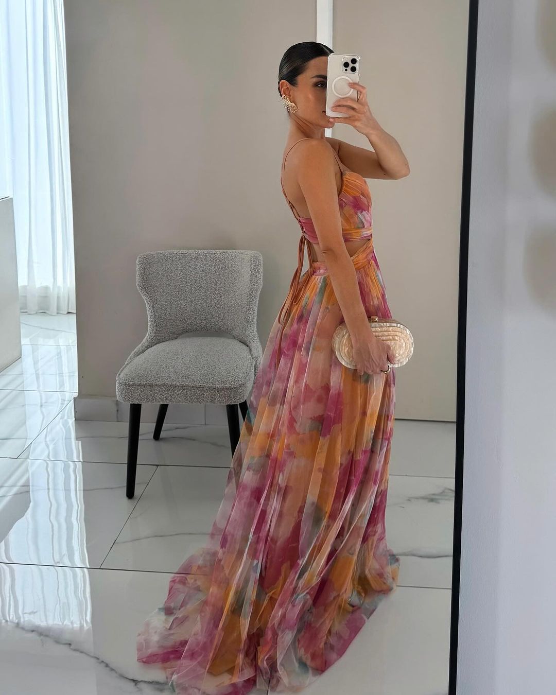 Romy Romantic, Invisible Dress